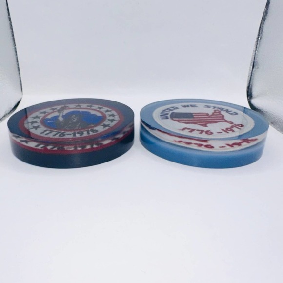 Vintage 1776-1976 Bicentennial American USA Lucite Paperweight - Picture 3 of 4